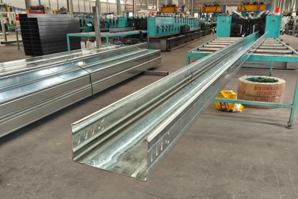 平凉大跨距电缆桥架为何可以解决长距离架空敷设难题？